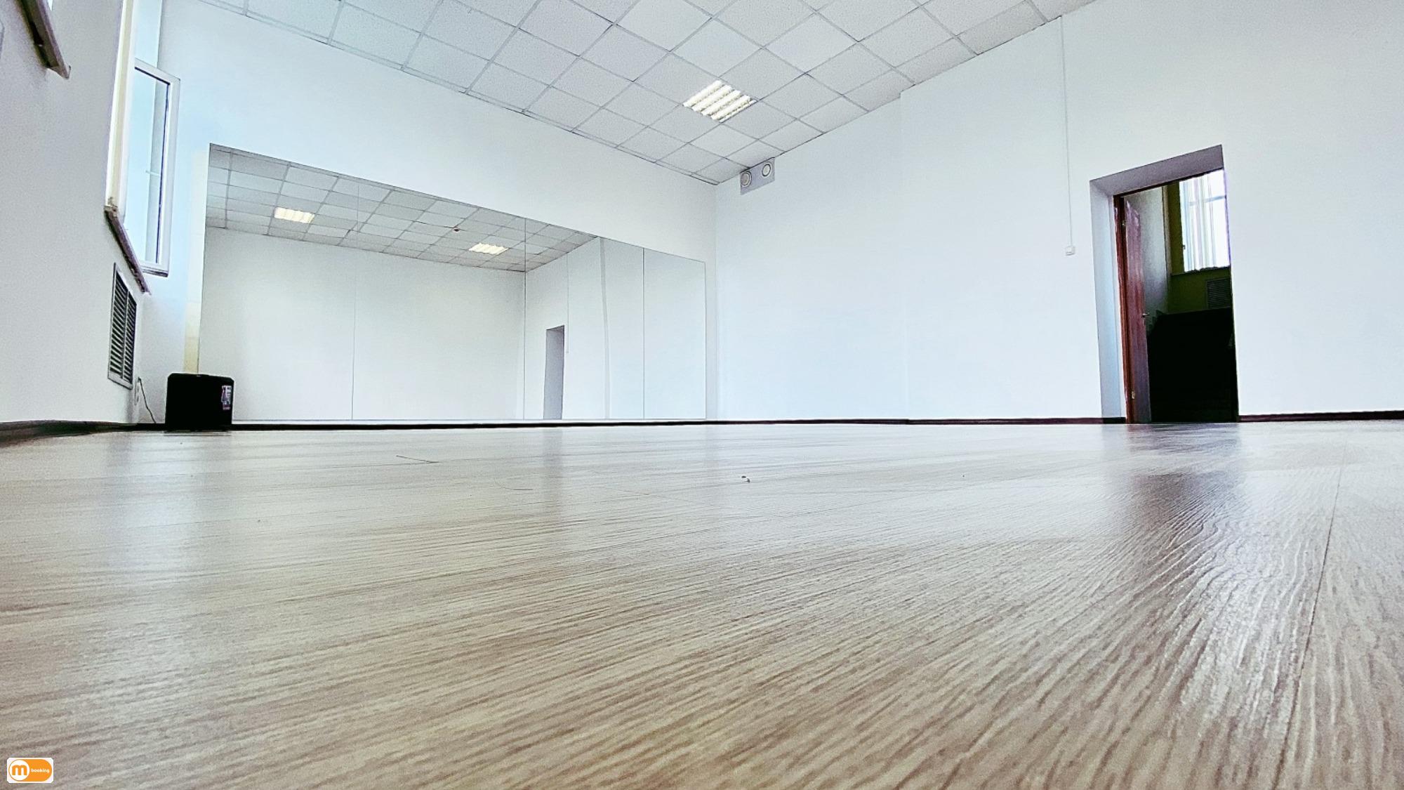 Dance first залы. Dance first Павелецкая. Залом. Dance first Pro на Павелецкой Кожевническая.